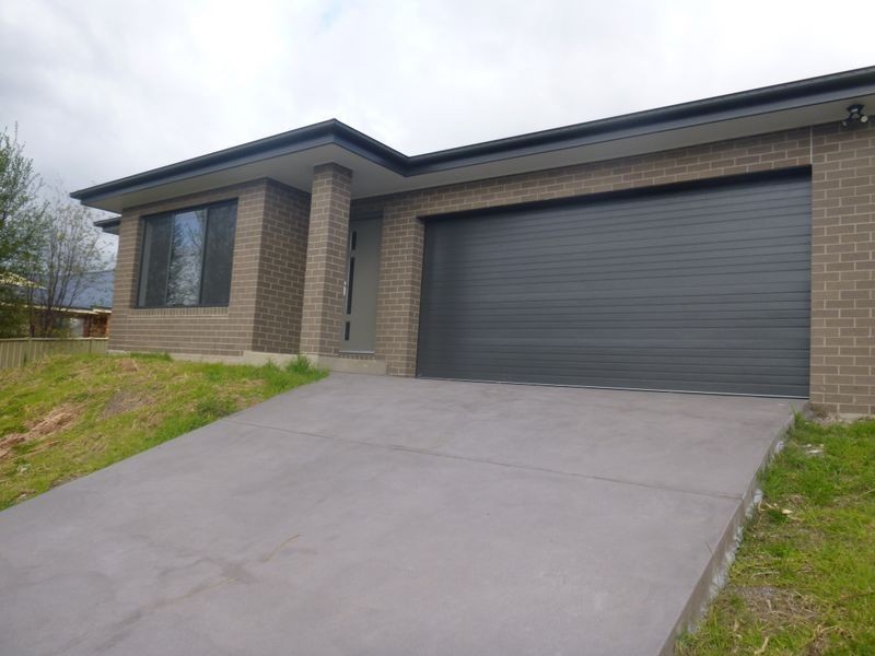 17 Thawa Close, Bega NSW 2550