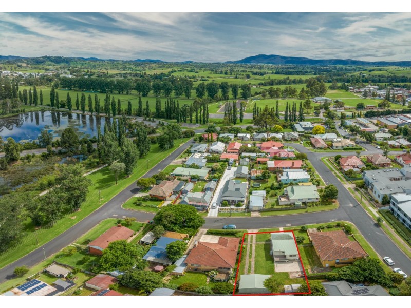 2 Walker Street, Bega NSW 2550