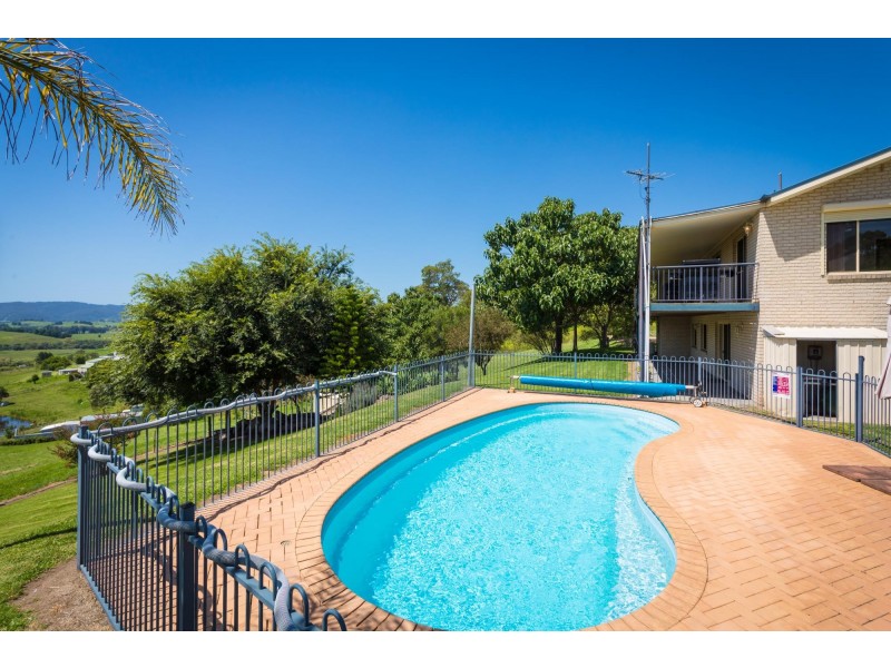 42 Mount Pleasant Road, Bega NSW 2550