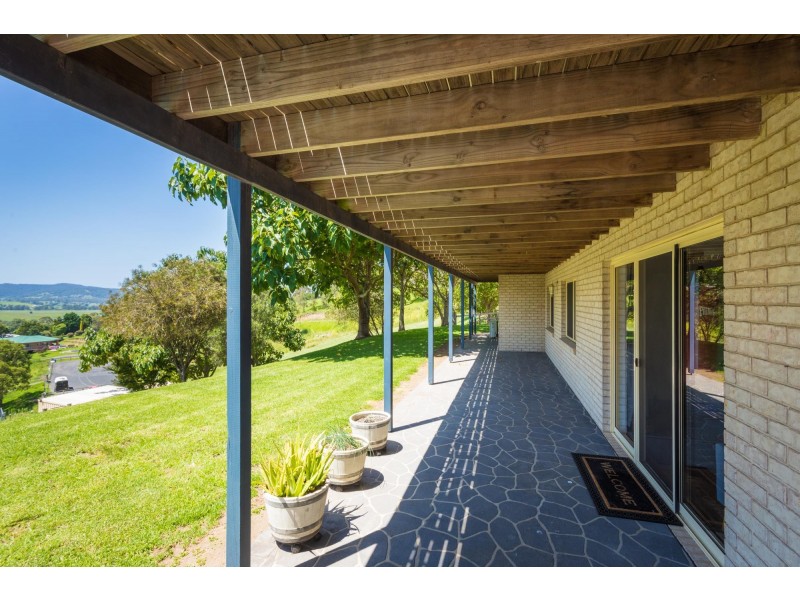 42 Mount Pleasant Road, Bega NSW 2550