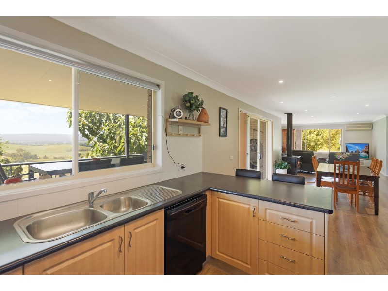 42 Mount Pleasant Road, Bega NSW 2550
