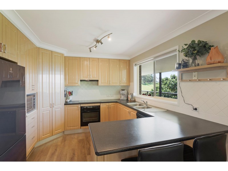 42 Mount Pleasant Road, Bega NSW 2550