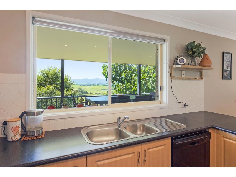 42 Mount Pleasant Road, Bega NSW 2550