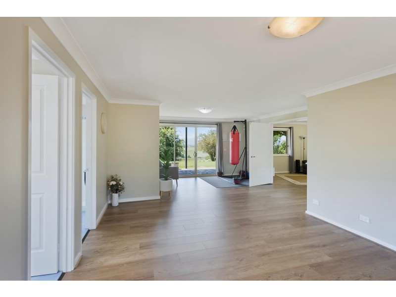 42 Mount Pleasant Road, Bega NSW 2550