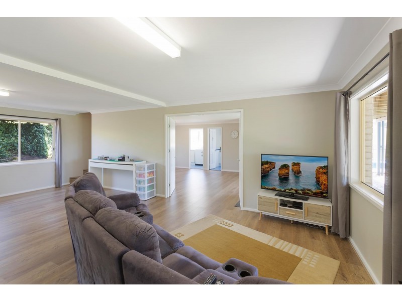 42 Mount Pleasant Road, Bega NSW 2550