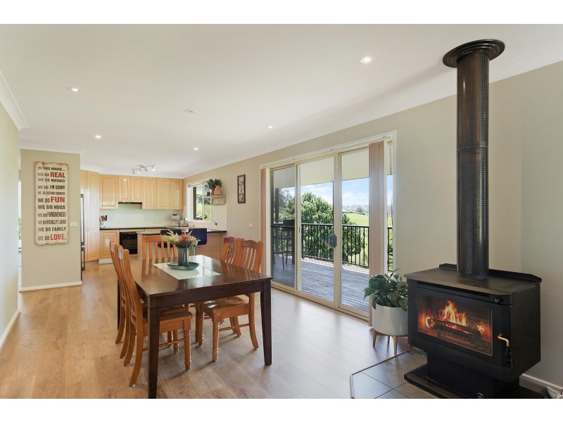 42 Mount Pleasant Road, Bega NSW 2550