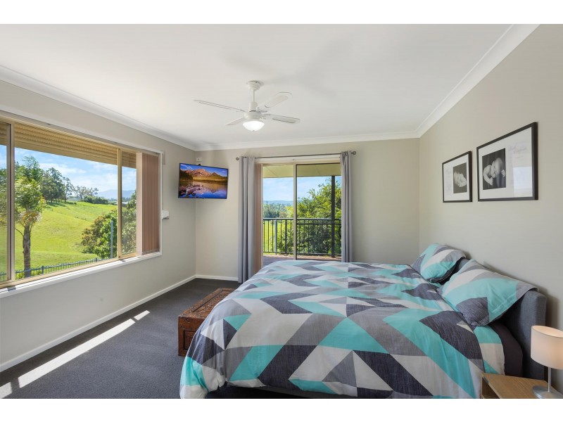 42 Mount Pleasant Road, Bega NSW 2550