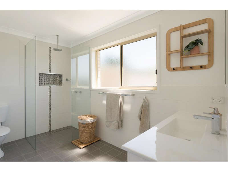 42 Mount Pleasant Road, Bega NSW 2550