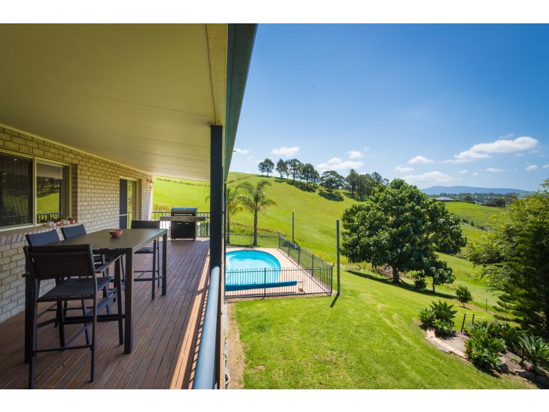 42 Mount Pleasant Road, Bega NSW 2550