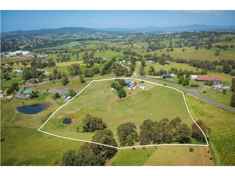 42 Mount Pleasant Road, Bega NSW 2550