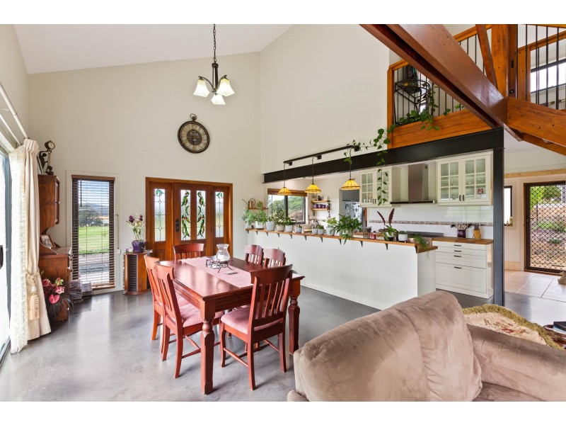 8 Narrawa Place, Bega NSW 2550