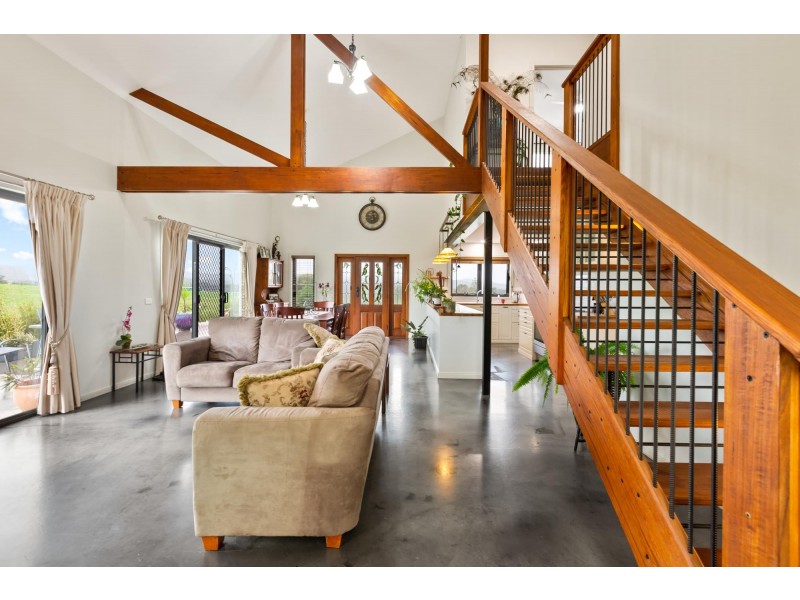 8 Narrawa Place, Bega NSW 2550