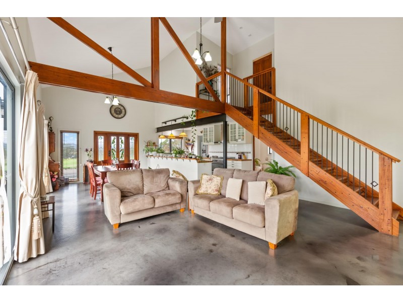 8 Narrawa Place, Bega NSW 2550