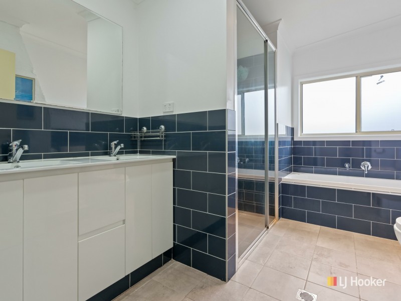 4 Gordon Street, Bega NSW 2550