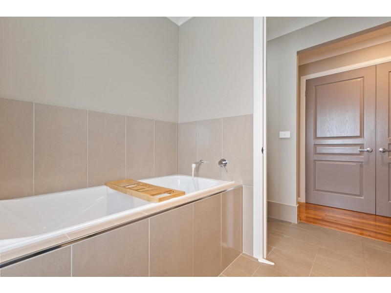 31 Moorlands Lane, Bega NSW 2550