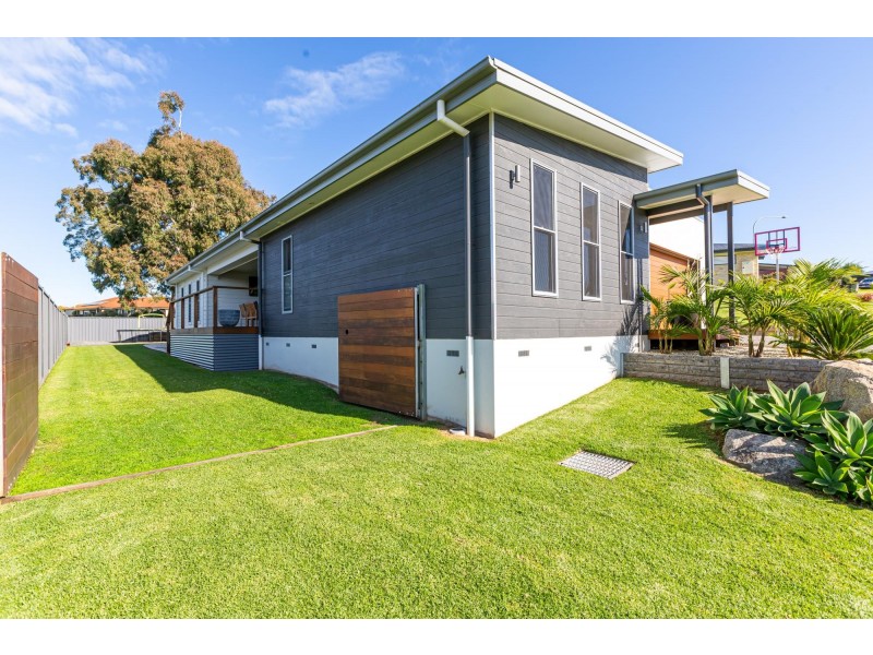 9 Millbank Way, Bega NSW 2550