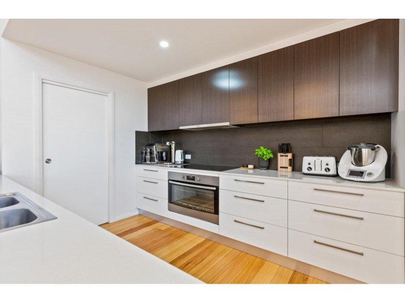 9 Millbank Way, Bega NSW 2550