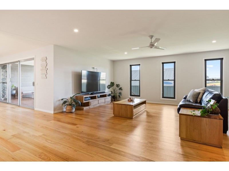 9 Millbank Way, Bega NSW 2550