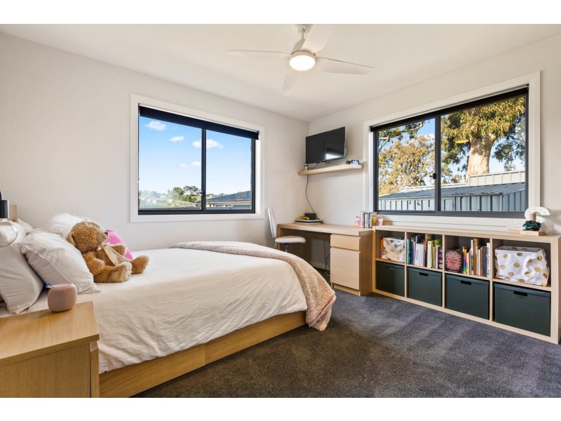 9 Millbank Way, Bega NSW 2550