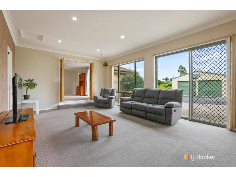 77 Max Slater Drive, Bega NSW 2550