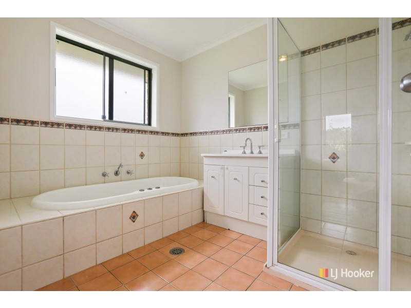 77 Max Slater Drive, Bega NSW 2550