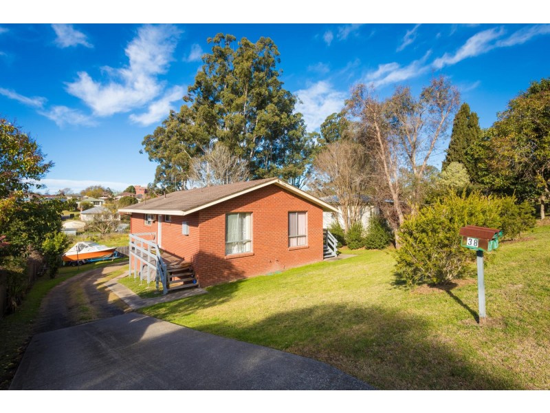 38 Meringo Street, Bega NSW 2550