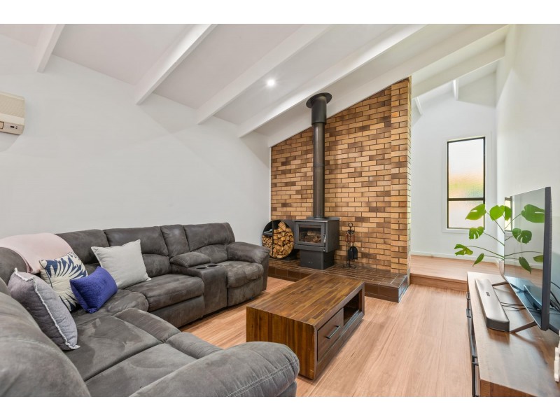 15 Laws Drive, Bega NSW 2550