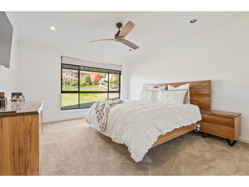 15 Laws Drive, Bega NSW 2550
