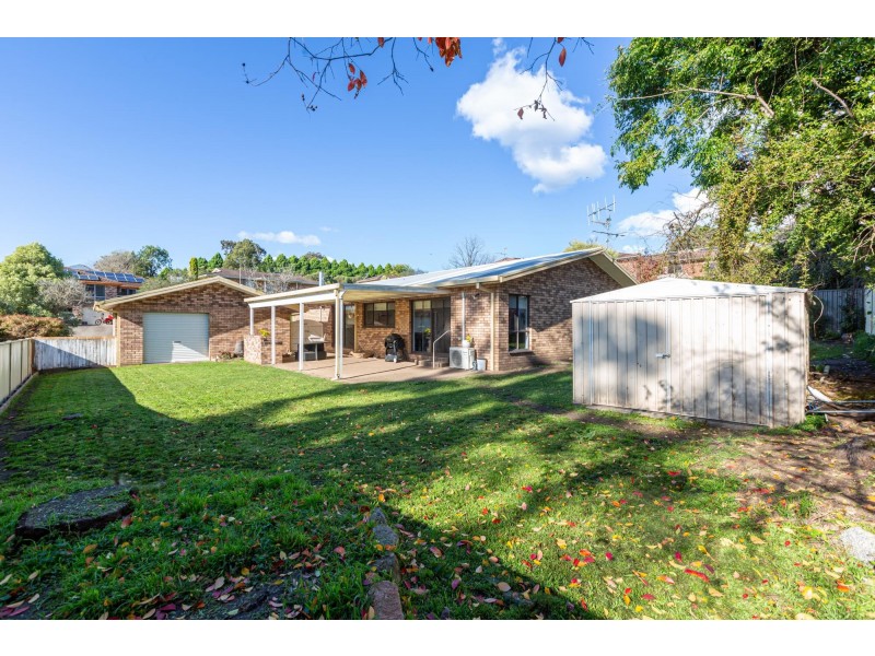15 Laws Drive, Bega NSW 2550
