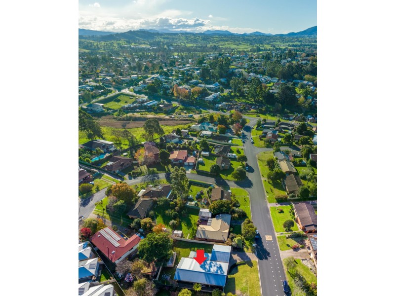 15 Laws Drive, Bega NSW 2550