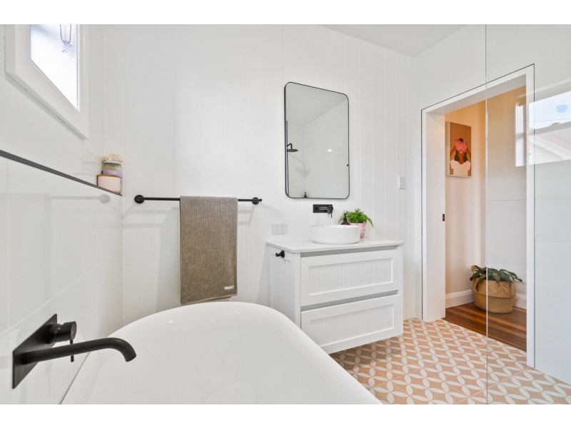 32 Hill Street, Bega NSW 2550