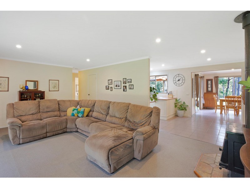 8 Evans Close, Kalaru NSW 2550