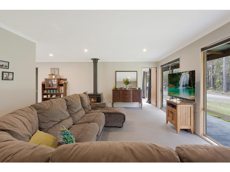 8 Evans Close, Kalaru NSW 2550