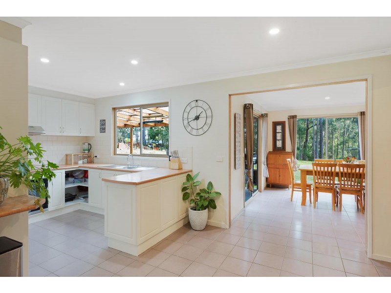 8 Evans Close, Kalaru NSW 2550