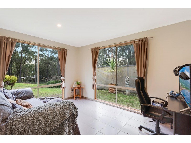 8 Evans Close, Kalaru NSW 2550
