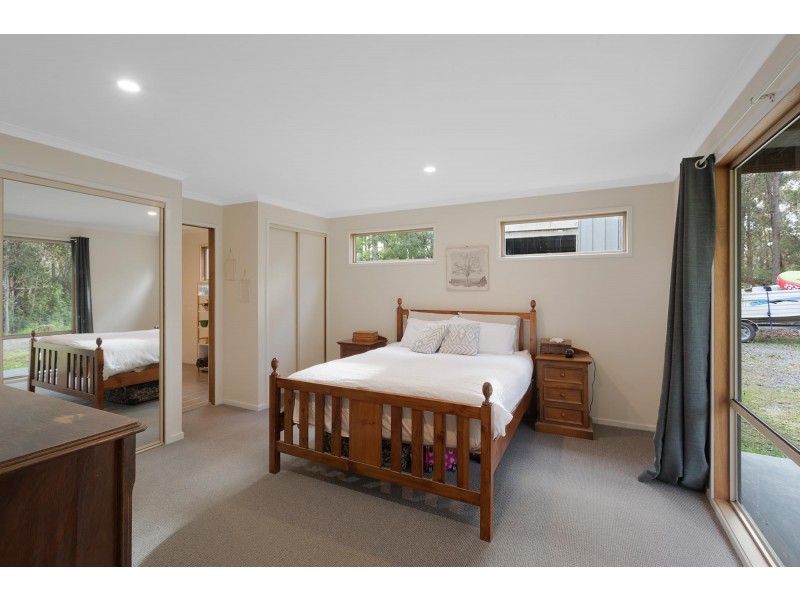 8 Evans Close, Kalaru NSW 2550