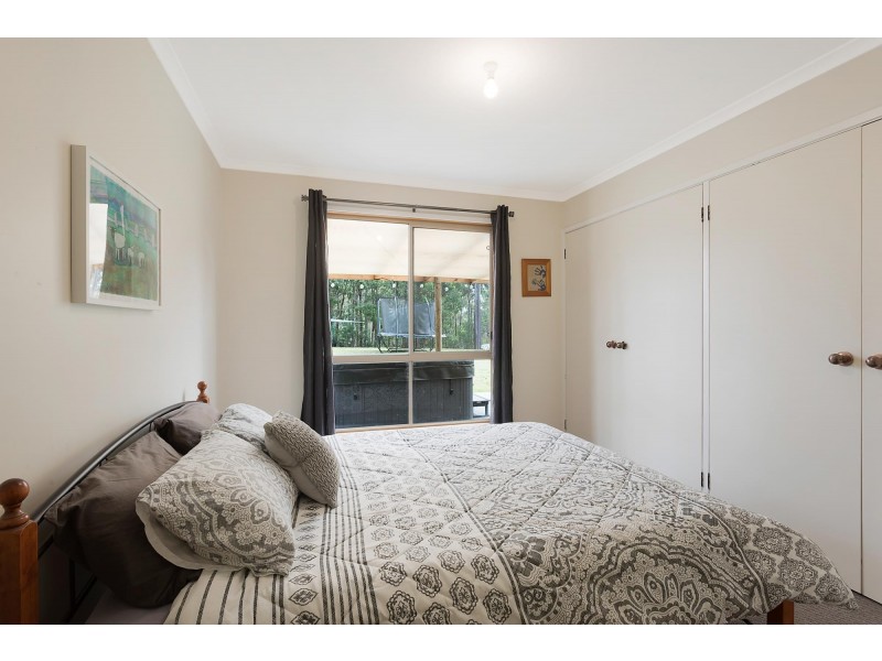 8 Evans Close, Kalaru NSW 2550