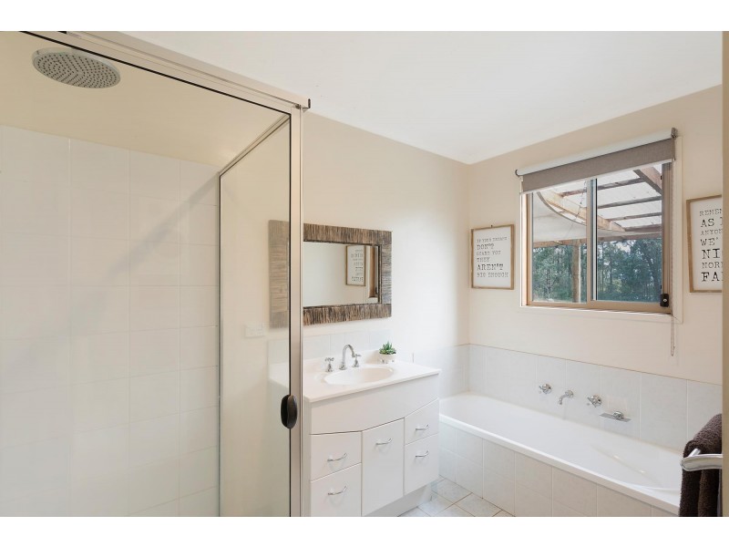 8 Evans Close, Kalaru NSW 2550