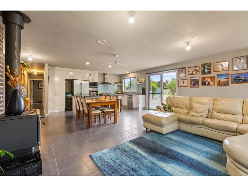 6 Blackfellows Lake Road, Kalaru NSW 2550