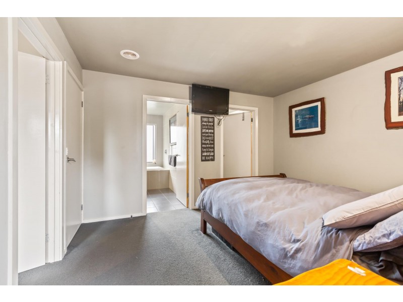 6 Blackfellows Lake Road, Kalaru NSW 2550