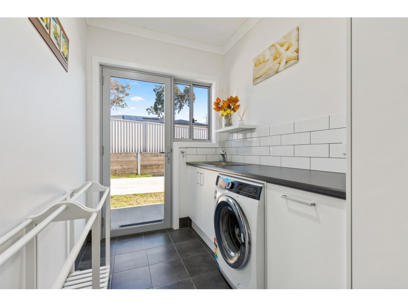 12 Rawlinson Street, Bega NSW 2550