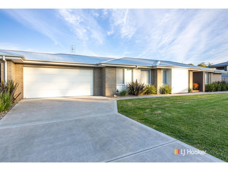 40 Lynjohn Drive, Bega NSW 2550