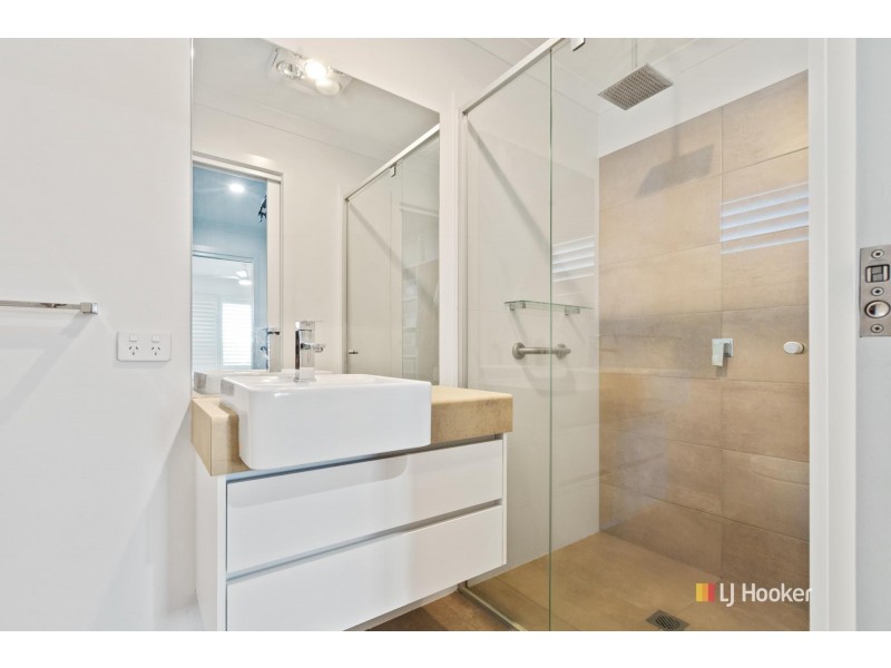 40 Lynjohn Drive, Bega NSW 2550