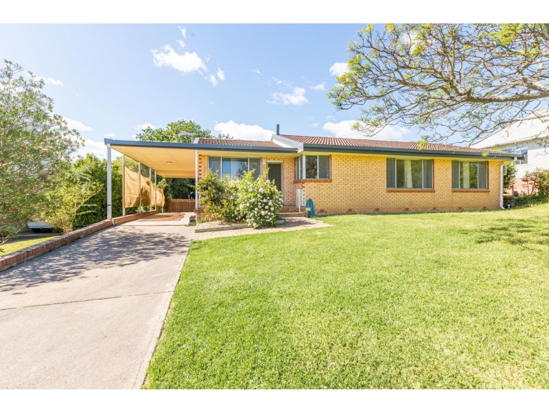 6 Taronga Crescent, Bega NSW 2550