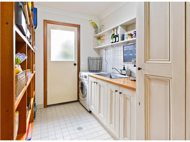 4 Bank Street, Cobargo NSW 2550
