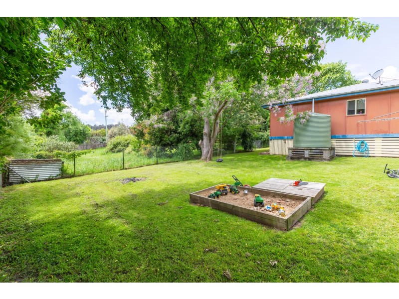 4 Bank Street, Cobargo NSW 2550