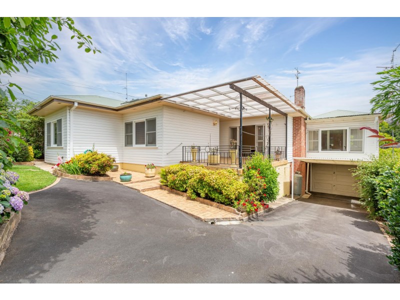 2 Girraween Crescent, Bega NSW 2550
