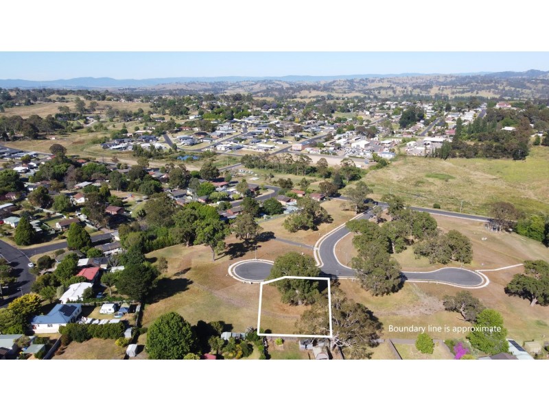 19 Sea Lace Place, Bega NSW 2550