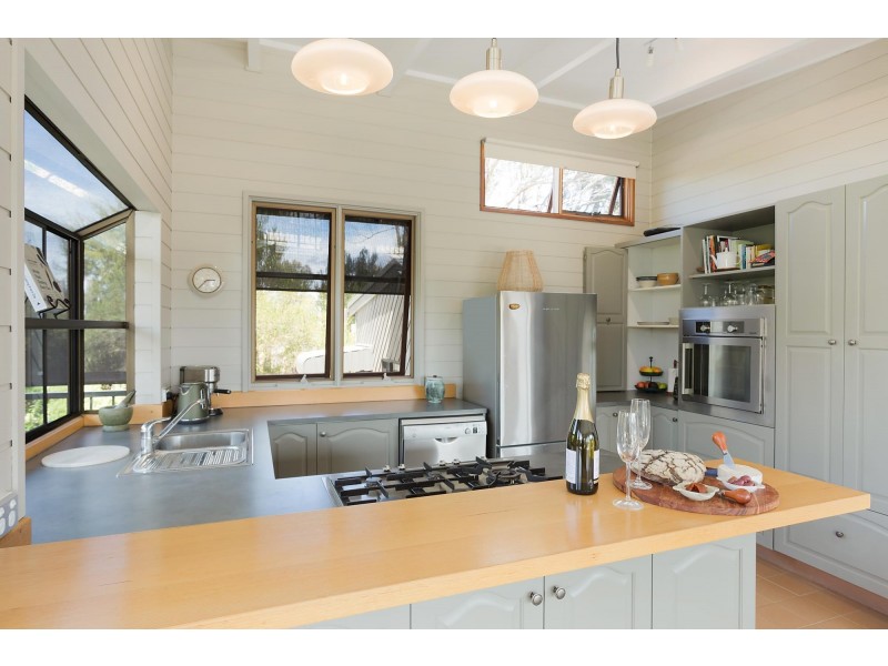 2 Riverview Crescent, Tathra NSW 2550