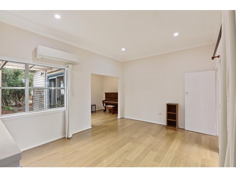 4 Little Church Street, Bega NSW 2550